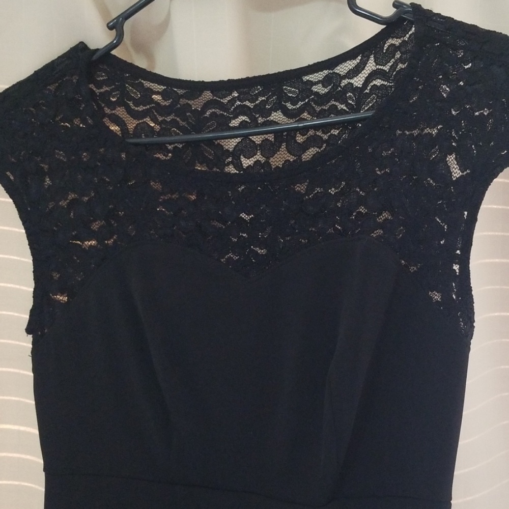 Dress - Picture 2 of 4